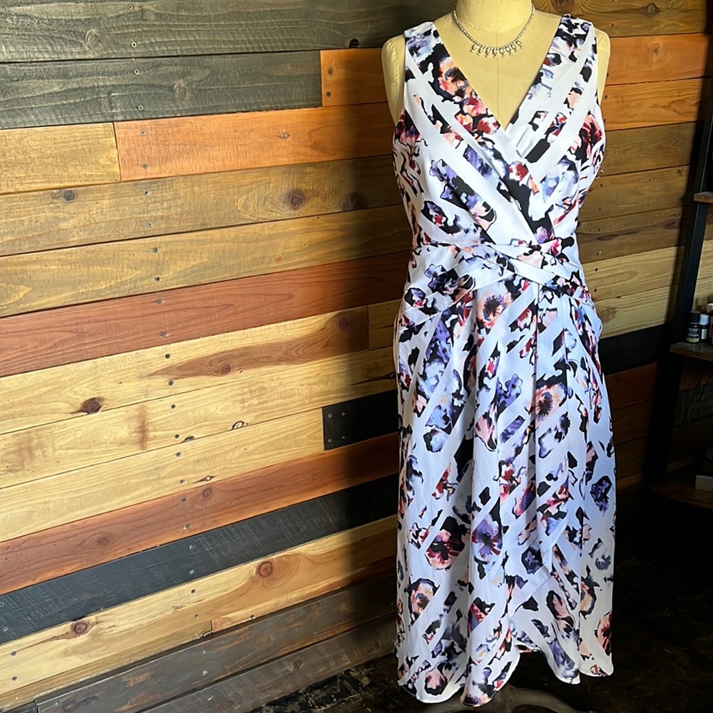 White House Black Market // White Floral Spring Dress